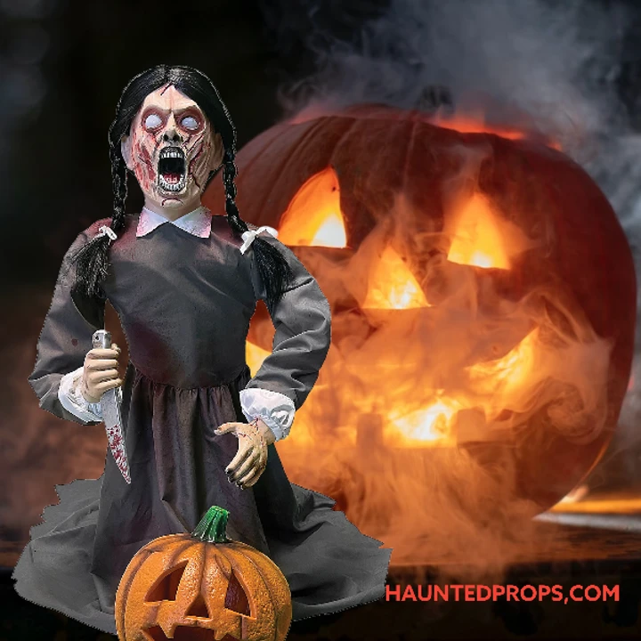 Lunging Pumpkin Carver 3 Lunging Pumpkin Carver